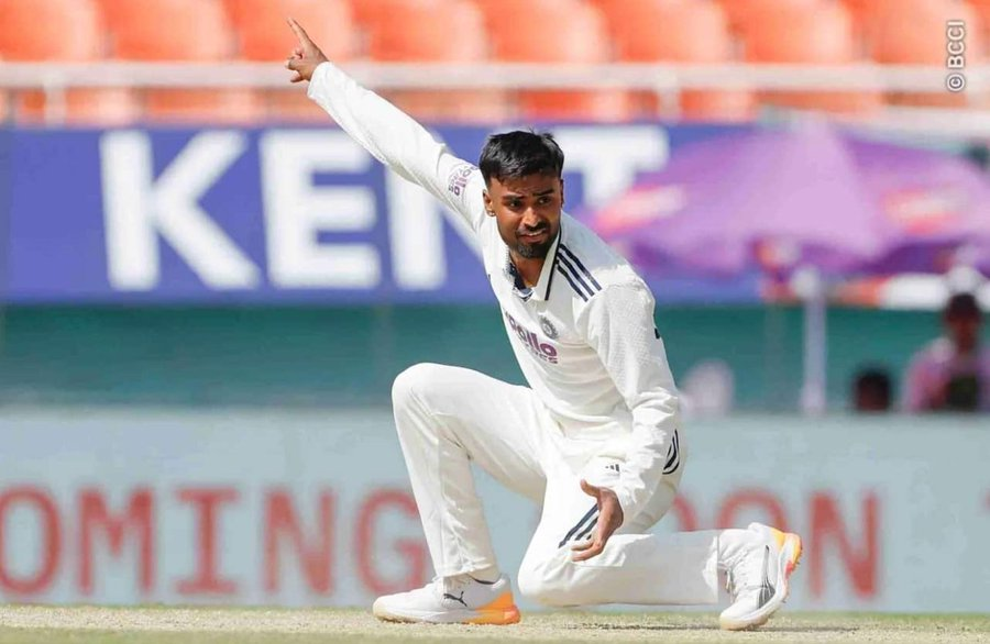 Manav sudhar best test debut for india 