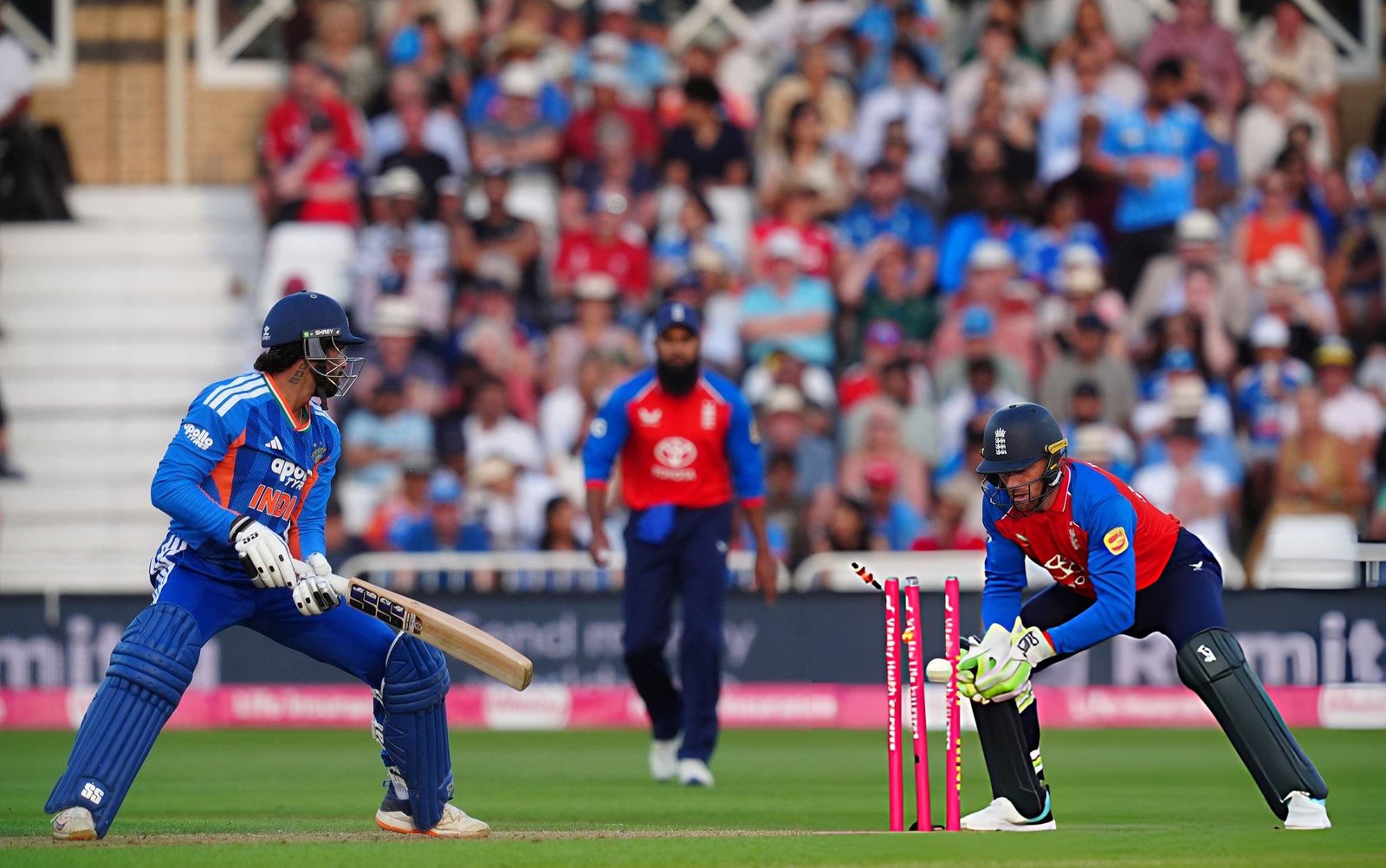 Indian team all out on 76 run vs England 3rd T20 
