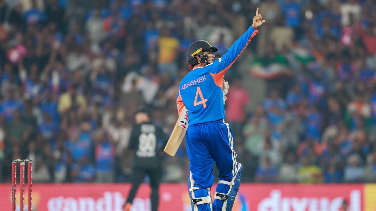 abhishek-sharma-fastest-fifty-vs-new-zealand-t20i